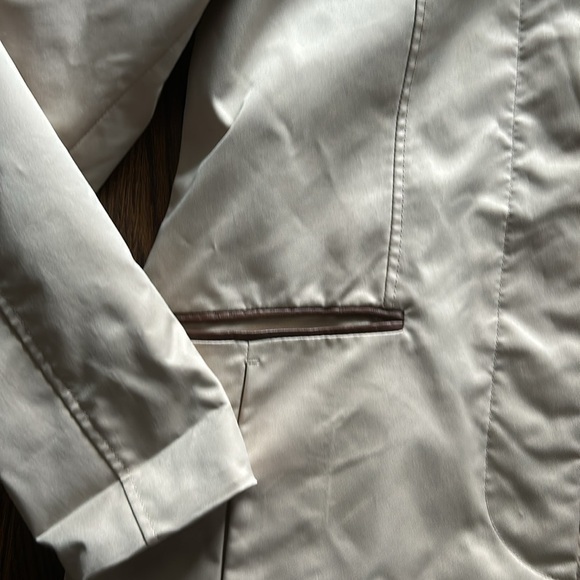 Cole Haan women’s small trench coat - Picture 3 of 11